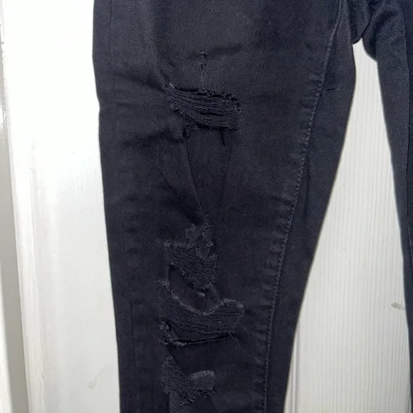 Women’s Levi’s black 711 skinny distressed fit jeans - Picture 4 of 12